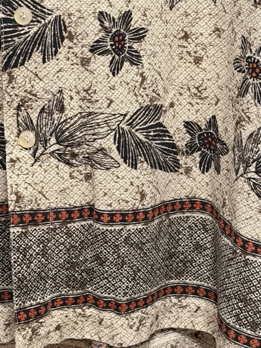 Chereskin 100% Silk Batik Tropical Print Camp Shirt Tan Black Relaxed Fit Size M - Picture 4 of 5
